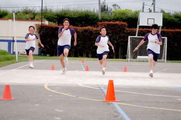 Foto GIMNASIO CAMPESTRE REINO BRITÁNICO